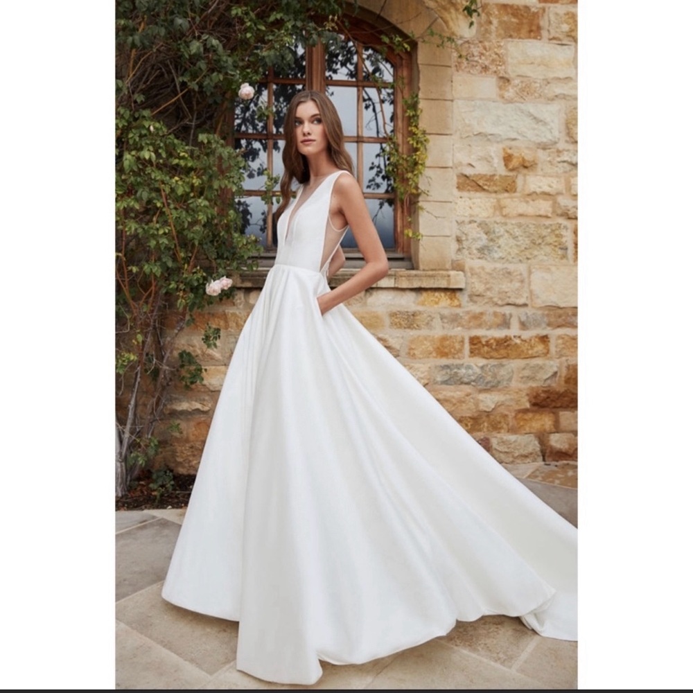 Brand new Lovely Bride wedding dress.